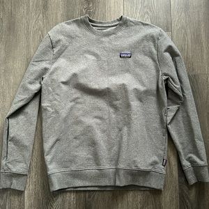 Men’s Gray Patagonia Sweater. Barely worn